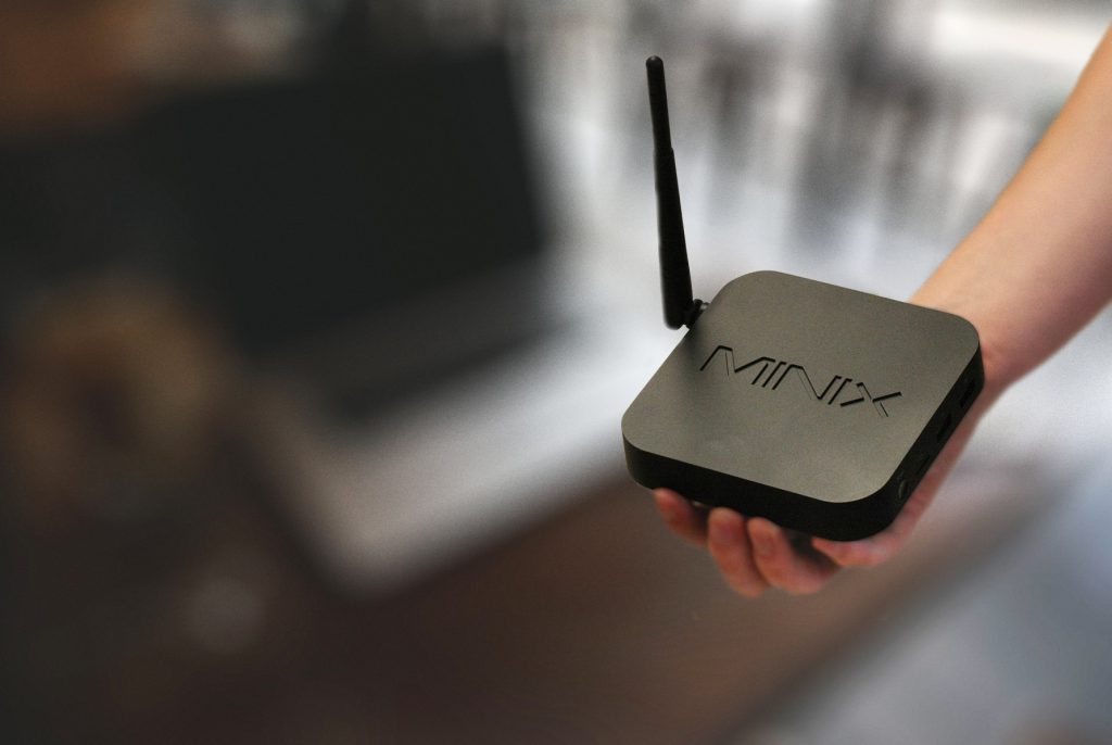 Mini PC Minix Lookathome smart tv internet televisione