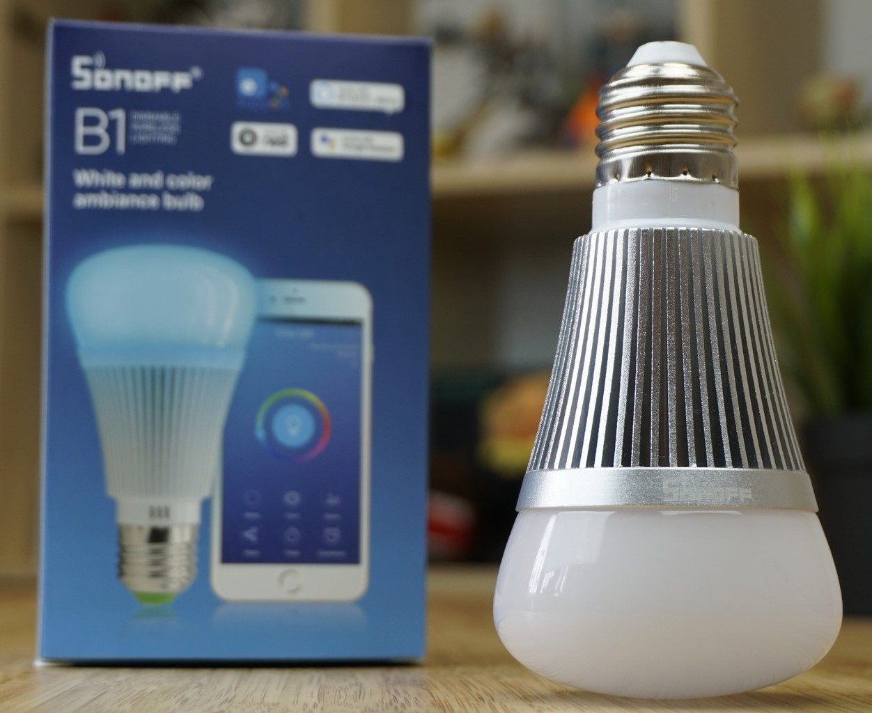 Sonoff B1 - L'illuminazione diventa smart!